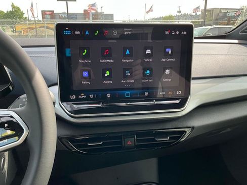 New 2026 Volkswagen ID.4 Pro S Plus AWD/4WD image 18