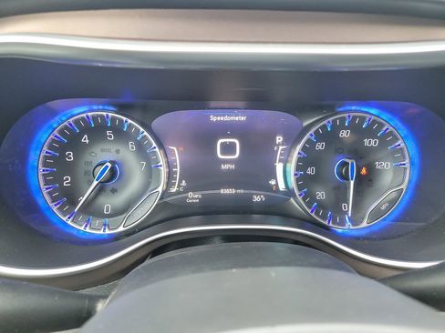 Used 2018 Chrysler Pacifica Touring-L Plus w/ Tire & Wheel Group image 13