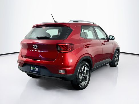 Used 2025 Hyundai Venue SEL FWD image 9