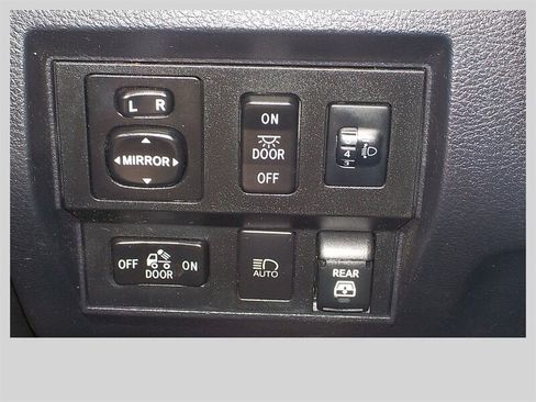 Used 2021 Toyota Tundra SR5 w/ SR5 Upgrade Package AWD/4WD image 21