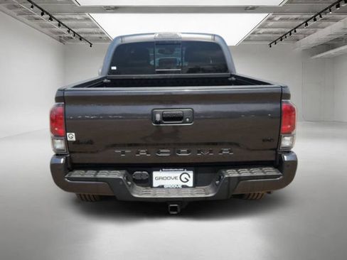 Used 2021 Toyota Tacoma Limited w/ Nightshade Package AWD/4WD image 5