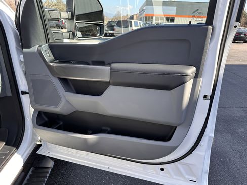 Used 2026 Ford F250 XLT image 12