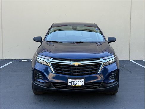 Used 2023 Chevrolet Equinox LS w/ LS Convenience Package FWD image 2