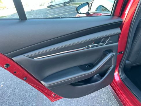 Used 2019 MAZDA MAZDA3 Sedan w/ Preferred Package image 17