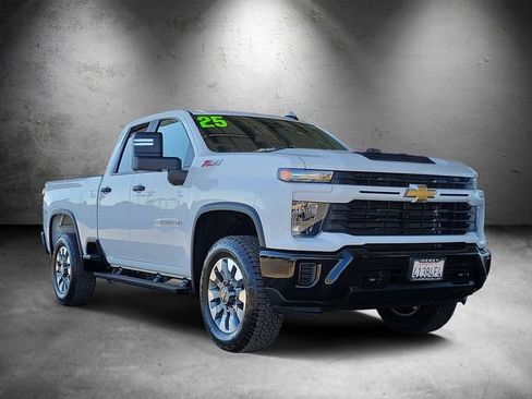 Certified 2025 Chevrolet Silverado 2500 Custom AWD/4WD image 2