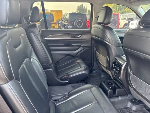 Used 2023 Jeep Grand Cherokee L Limited AWD/4WD image 35