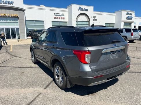 Used 2023 Ford Explorer XLT w/ Equipment Group 202A AWD/4WD image 5