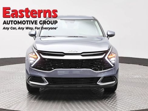 Used 2025 Kia Sportage EX FWD image 2