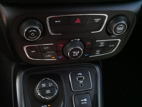 Used 2018 Jeep Compass Trailhawk AWD/4WD image 24