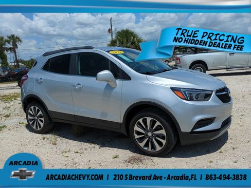 Used 2022 Buick Encore Preferred w/ Safety Package AWD/4WD image 1