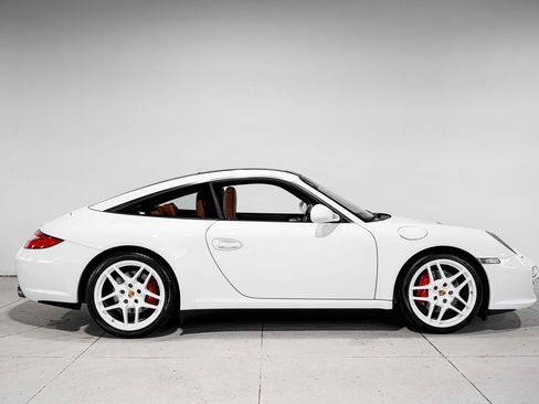 Used 2010 Porsche 911 Targa 4S AWD/4WD image 2