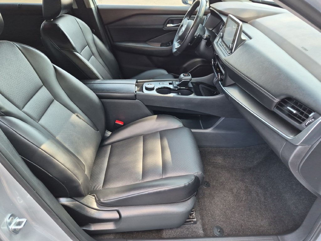 Used 2023 Nissan Rogue SV w/ SV Premium B Package AWD/4WD image 28