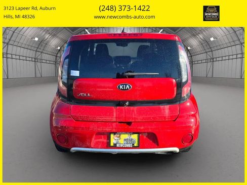 Used 2017 Kia Soul + image 6