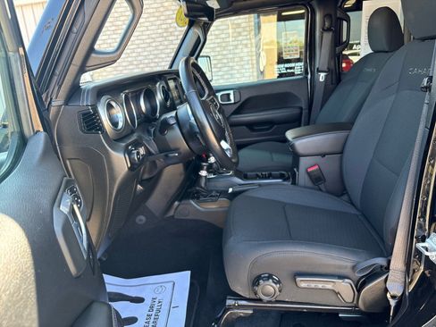 Used 2021 Jeep Wrangler Unlimited Sahara w/ Uconnect 4C Nav & Sound Group image 3