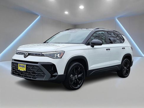 New 2026 Volkswagen Taos SE FWD image 1