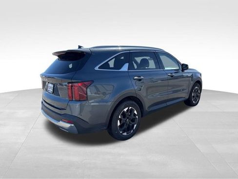 Used 2024 Kia Sorento S FWD image 11