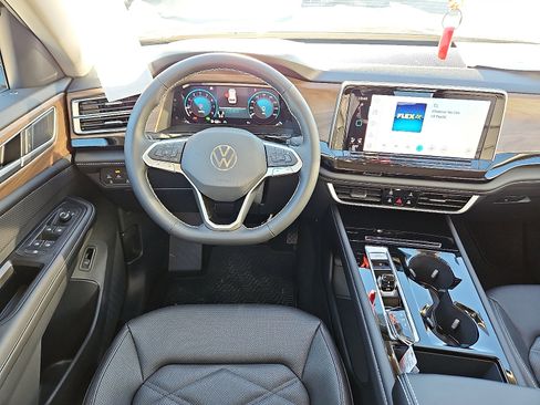 New 2026 Volkswagen Atlas SE image 8