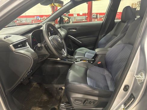 Used 2024 Toyota Corolla Cross AWD Hybrid w/ Convenience Package image 39