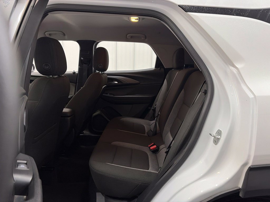Used 2025 Chevrolet TrailBlazer LT AWD/4WD image 14