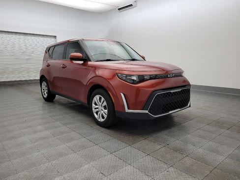 Used 2023 Kia Soul LX image 13