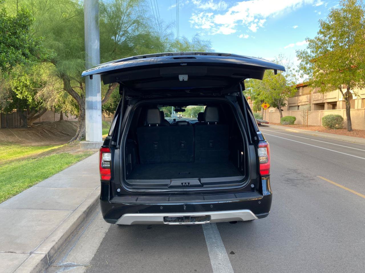 Used 2019 Ford Expedition Max Limited RWD image 13