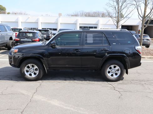 Used 2022 Toyota 4Runner SR5 image 18