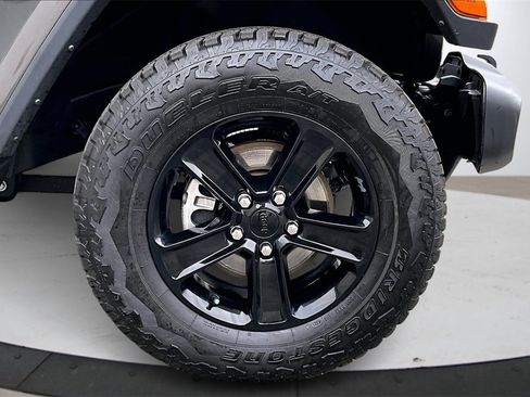 Certified 2022 Jeep Wrangler Unlimited Sahara image 33