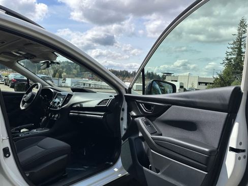 Used 2019 Subaru Crosstrek 2.0i Premium image 16