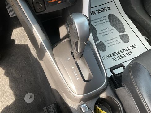 Used 2019 Chevrolet Trax LT w/ LT Convenience Package FWD image 35