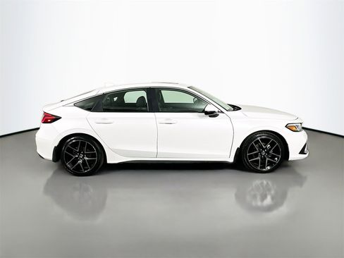 Used 2022 Honda Civic Sport Touring image 8