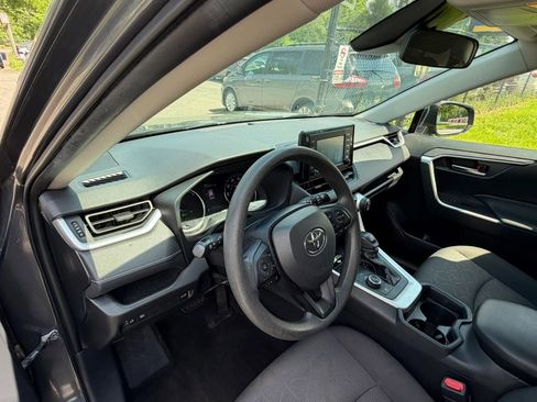 Used 2019 Toyota RAV4 XLE w/ Convenience Package AWD/4WD image 9
