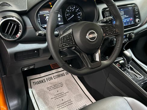 Used 2023 Nissan Kicks SR w/ SR Premium Package FWD image 9