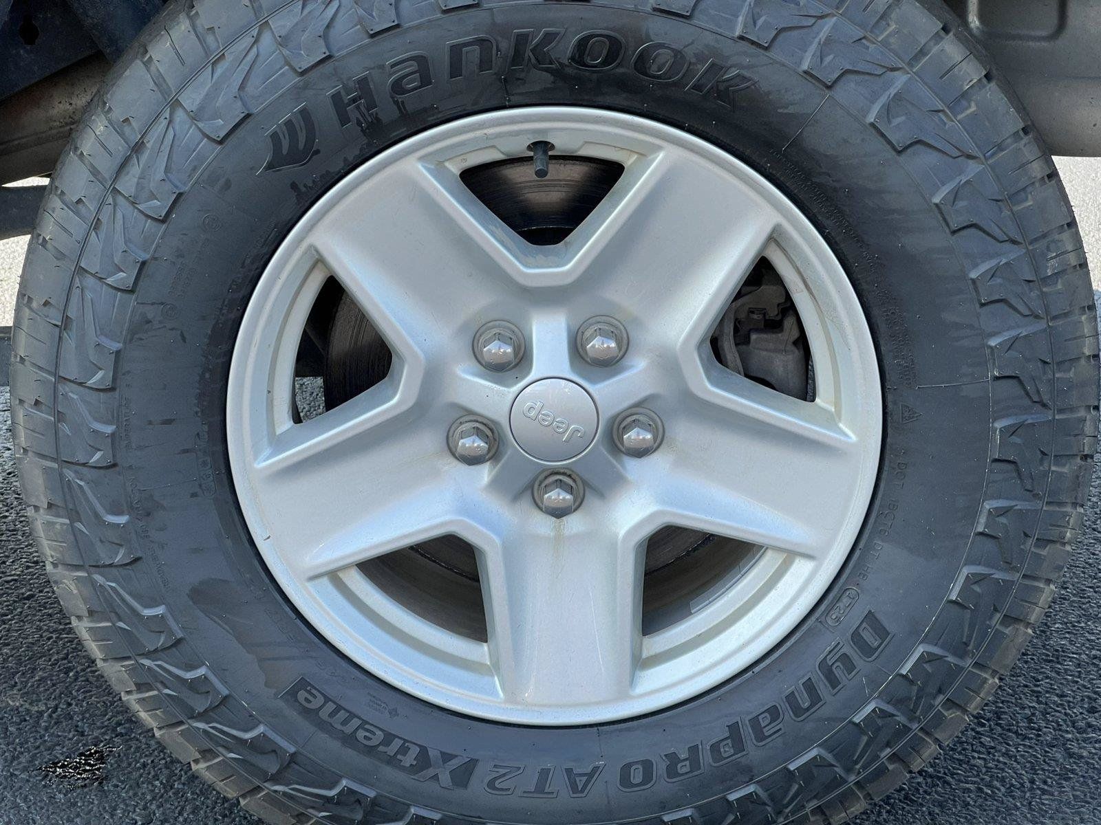 Used 2022 Jeep Gladiator Sport AWD/4WD image 8