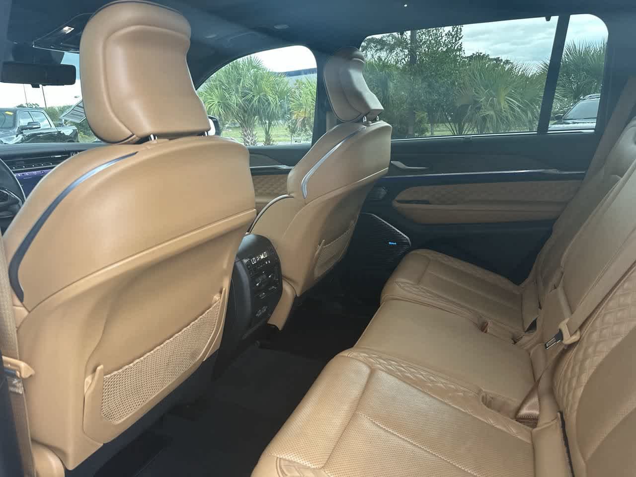 Used 2022 Jeep Grand Cherokee L Summit w/ Advanced Protech Group IV AWD/4WD image 18