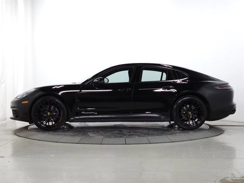 Used 2020 Porsche Panamera image 4