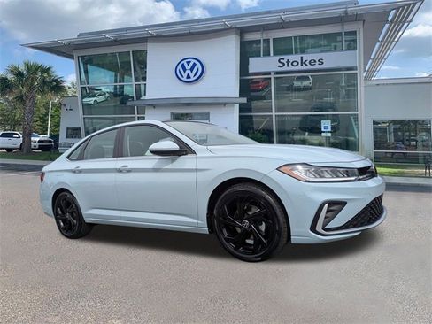 New 2026 Volkswagen Jetta SE image 2