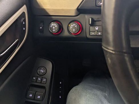 Used 2016 GMC Yukon Denali w/ Open Road Package AWD/4WD image 13