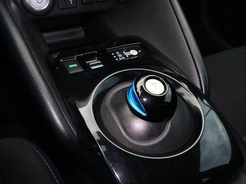 Used 2022 Nissan Leaf SV image 24