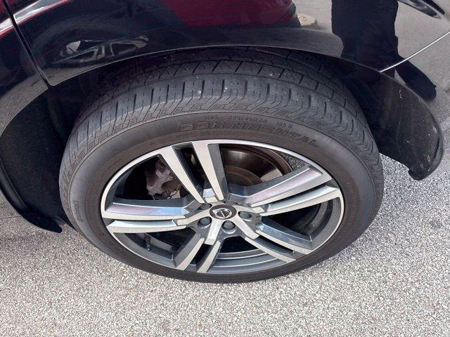 Used 2021 Volvo XC60 T6 Momentum w/ Premium Package AWD/4WD image 23