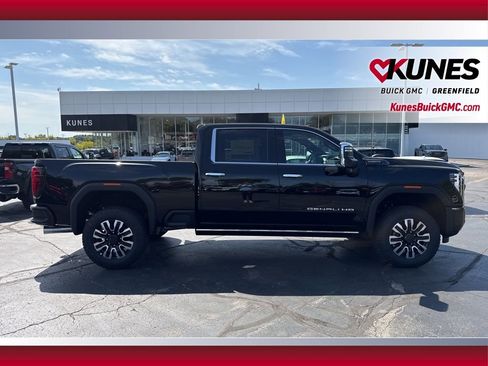 New 2025 GMC Sierra 3500 Denali Ultimate image 2