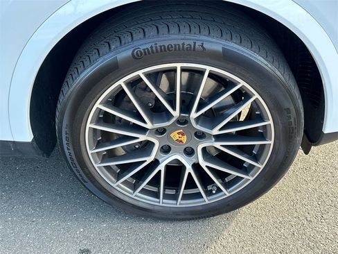 Used 2023 Porsche Cayenne image 7