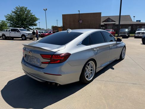 Used 2018 Honda Accord Sport image 2