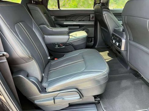 Used 2024 Ford Expedition Max Platinum AWD/4WD image 23