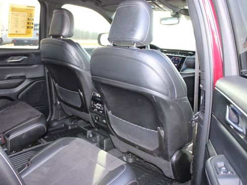 Used 2023 Jeep Grand Cherokee L Laredo image 35