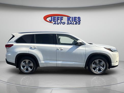 Used 2018 Toyota Highlander Limited AWD/4WD image 4