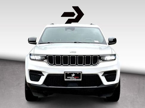 Used 2024 Jeep Grand Cherokee Laredo w/ MOPAR Finishing Package RWD image 3