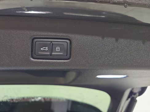 Used 2025 Audi Q5 Premium Plus w/ Premium Plus AWD/4WD image 16