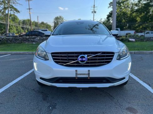 Used 2015 Volvo XC60 T5 AWD/4WD image 2