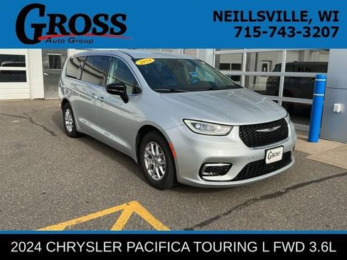 Used 2024 Chrysler Pacifica Touring-L FWD image 1