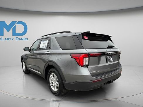 Used 2025 Ford Explorer Active image 4